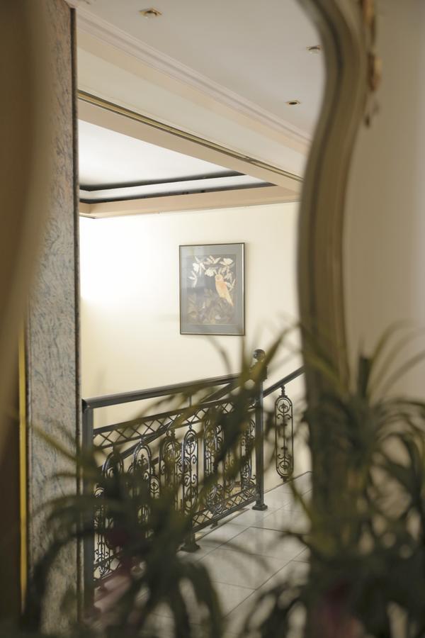 Hotel Anesi Афины Экстерьер фото